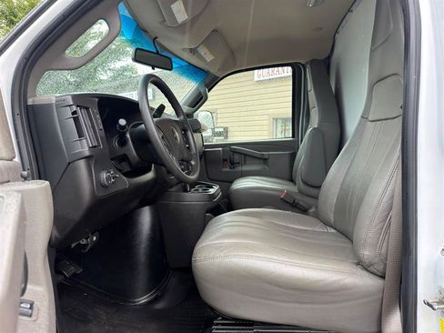 Used 2024 Chevrolet Express 3500 w/ Power Convenience Package RWD image 17