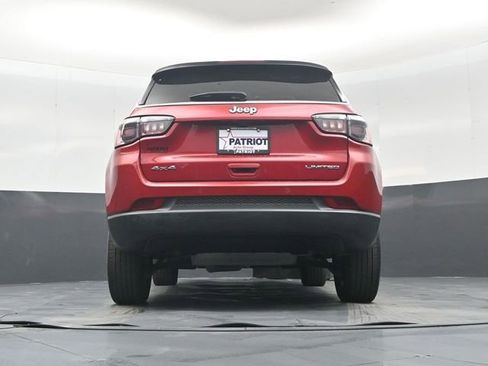 Used 2025 Jeep Compass Limited image 41