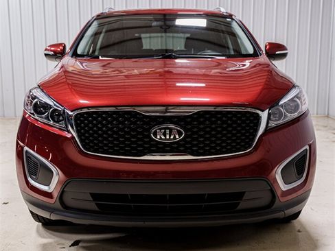 Used 2018 Kia Sorento FWD image 18