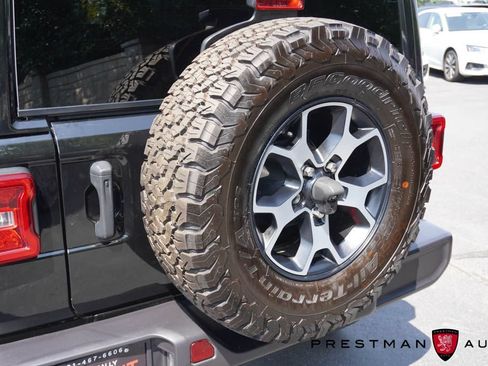 Used 2024 Jeep Wrangler Unlimited Sahara w/ Dual Top Group AWD/4WD image 21