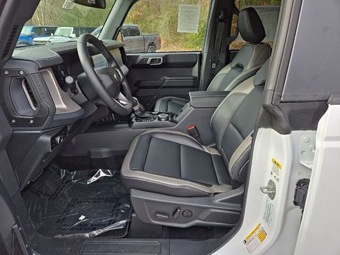 New 2025 Ford Bronco Outer Banks w/ Sasquatch Package image 16