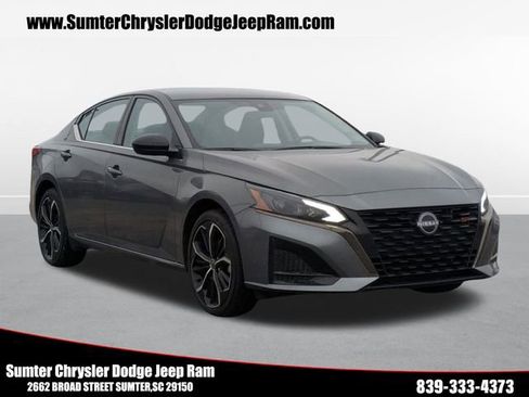 Used 2025 Nissan Altima 2.5 SR image 1