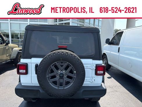 Used 2025 Jeep Wrangler Unlimited Sport AWD/4WD image 3
