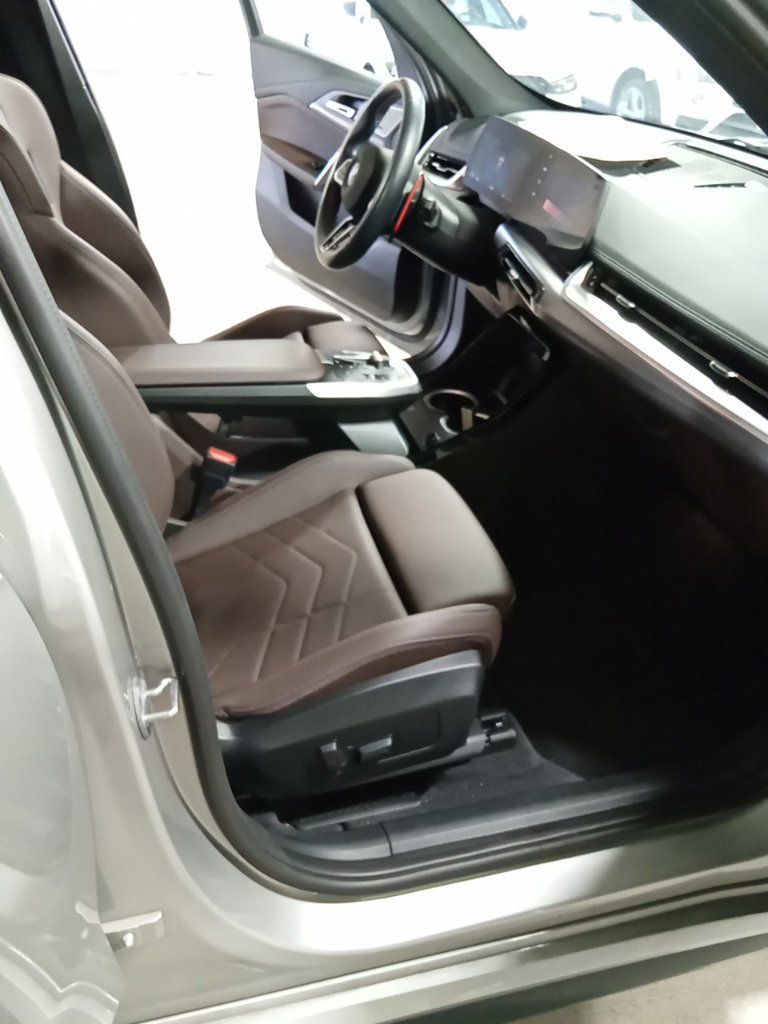 Used 2024 BMW X1 M35i w/ Shadowloine Package AWD/4WD image 13