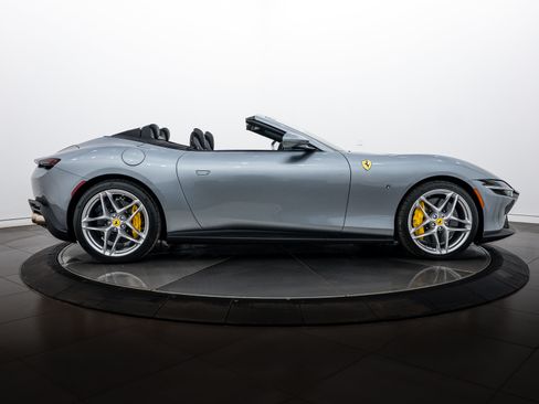 Used 2025 Ferrari Roma Spider image 8
