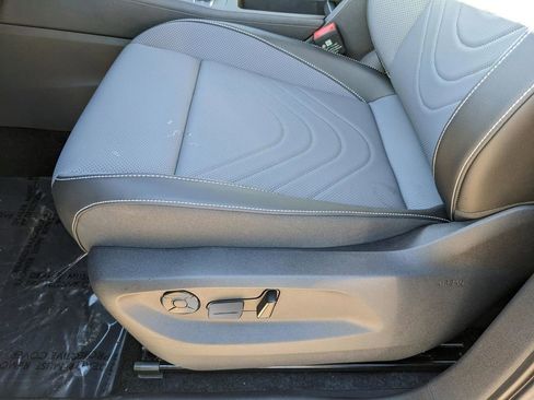 New 2026 Volkswagen Tiguan SE R-Line FWD image 19