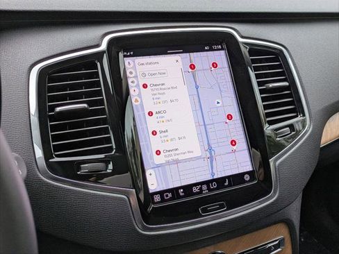 Used 2023 Volvo XC90 B6 Plus w/ Protection Package Premier image 15