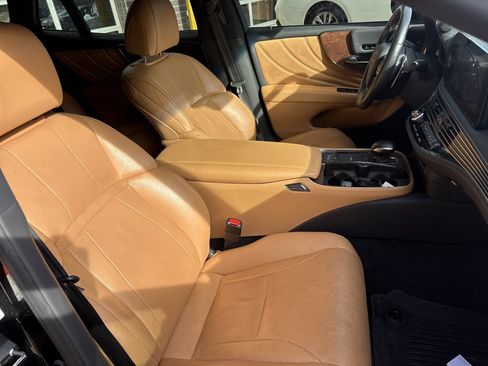 Used 2021 Lexus LS 500 AWD image 33