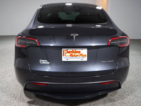 Used 2024 Tesla Model Y Long Range image 8