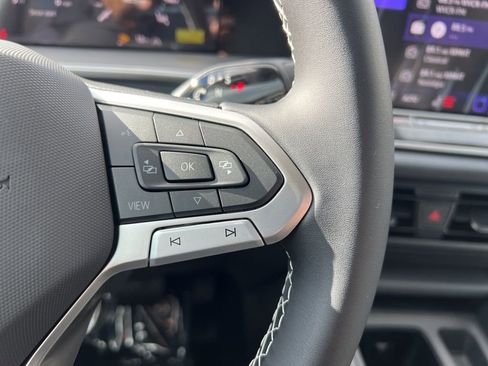 New 2026 Volkswagen Tiguan SE image 29