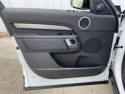 Used 2023 Land Rover Discovery S R-Dynamic image 53