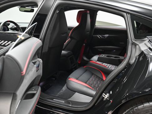 Used 2023 Audi RS e-tron GT image 39