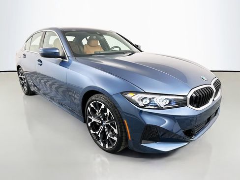 Used 2025 BMW 330i Sedan w/ Premium Package RWD image 3