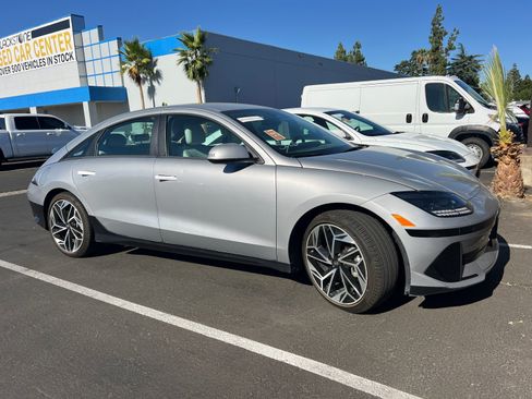 Used 2024 Hyundai Ioniq 6 SEL RWD image 2