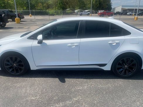 Used 2024 Toyota Corolla SE FWD image 3