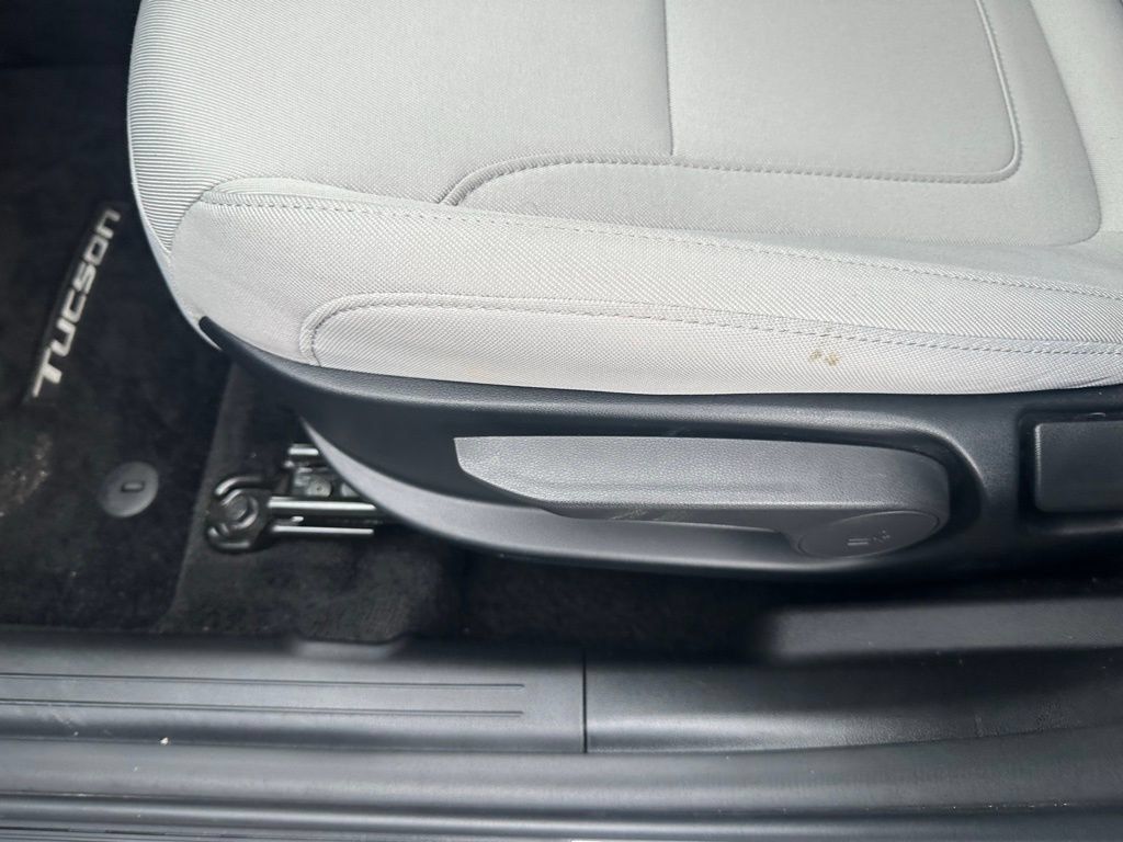 New 2025 Hyundai Tucson SE FWD image 13