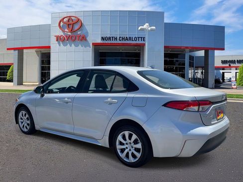 Used 2024 Toyota Corolla LE FWD image 5