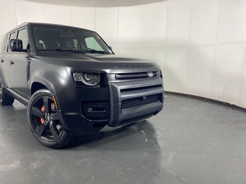Used 2024 Land Rover Defender 110 X AWD/4WD image 2