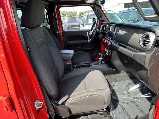 Used 2023 Jeep Wrangler Unlimited Sahara AWD/4WD image 18