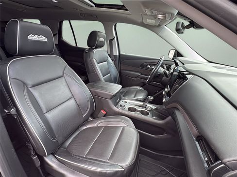 Used 2019 Chevrolet Traverse High Country AWD/4WD image 19