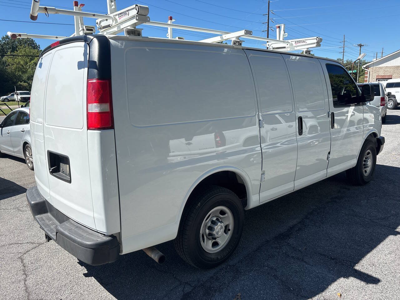 Used 2019 Chevrolet Express 2500 w/ Enhanced Convenience Package RWD image 10