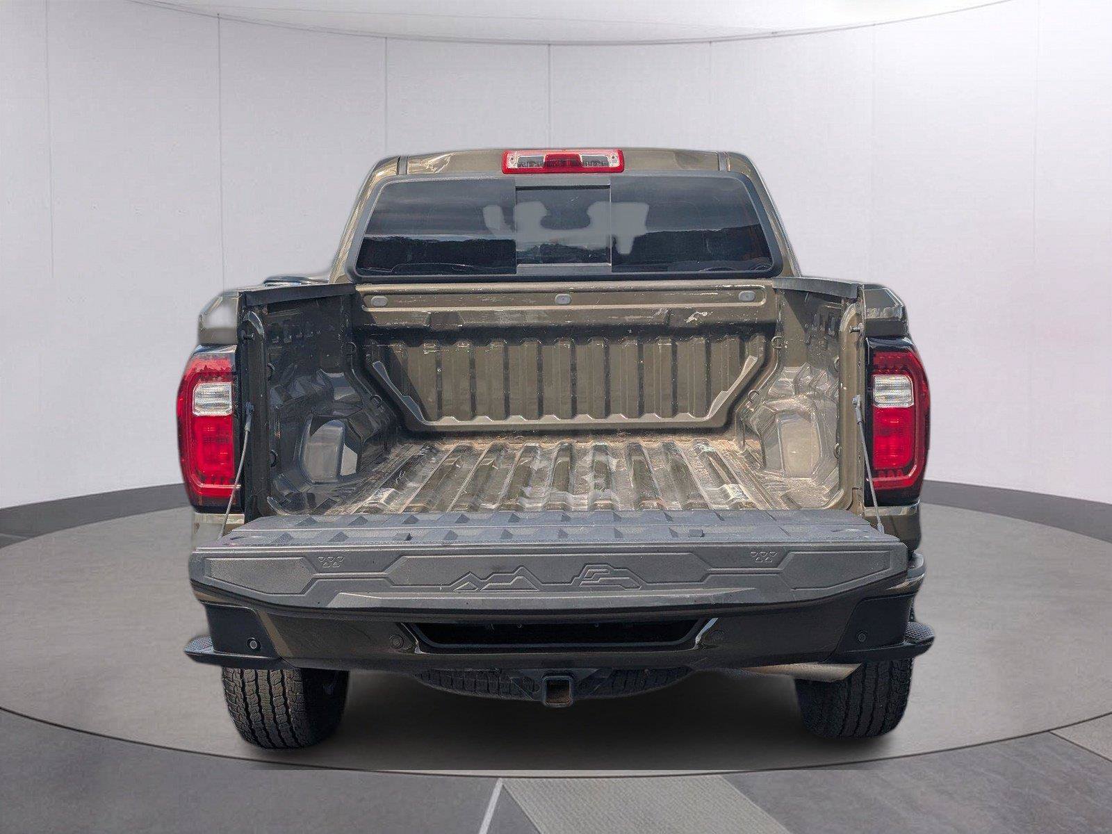 Used 2024 GMC Canyon AT4 w/ Technology Package AWD/4WD image 6