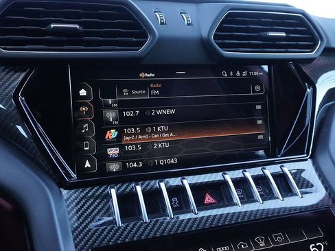 Used 2022 Lamborghini Urus AWD/4WD image 51