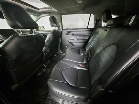 Certified 2024 Toyota Highlander XLE AWD/4WD image 23