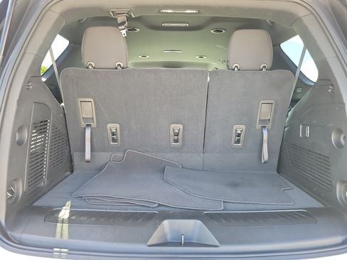Used 2021 GMC Yukon SLE RWD image 16