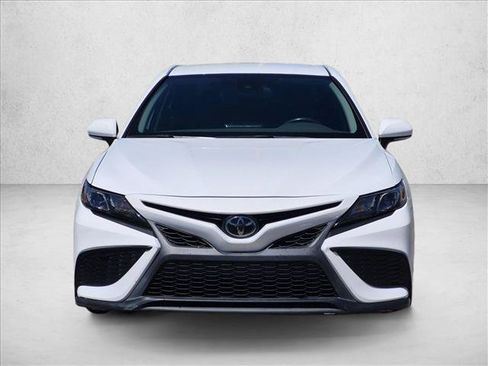 Used 2024 Toyota Camry SE FWD image 2