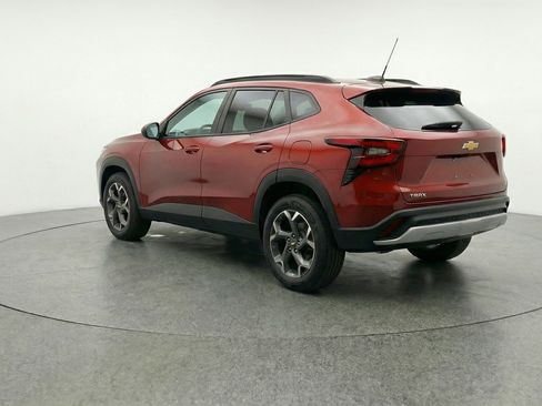 Used 2025 Chevrolet Trax LT image 6