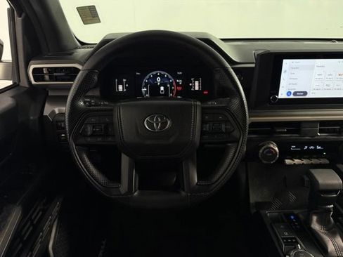 Used 2025 Toyota Tacoma SR5 AWD/4WD image 20