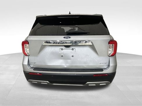 Used 2023 Ford Explorer XLT w/ Equipment Group 202A image 4