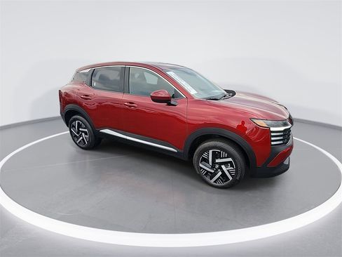 Used 2025 Nissan Kicks SV image 2