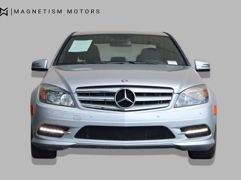 Used 2011 Mercedes-Benz C 300 4MATIC Sedan image 4