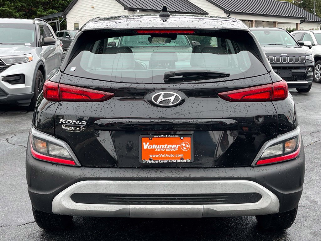 Used 2023 Hyundai Kona SE w/ Cargo Package FWD image 8