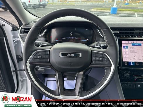 Used 2023 Jeep Grand Cherokee Limited image 15