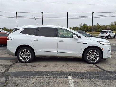 Used 2023 Buick Enclave Premium w/ Experience Buick Package image 8
