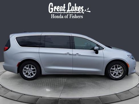 Used 2023 Chrysler Voyager LX FWD image 6