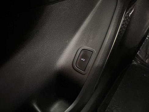 Used 2025 Buick Enclave Sport Touring w/ Power Package image 30