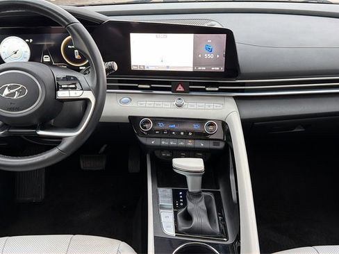 Used 2023 Hyundai Elantra Limited image 33