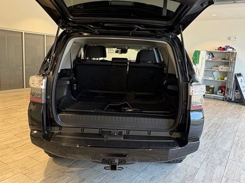 Used 2023 Toyota 4Runner SR5 Premium w/ Moonroof Package AWD/4WD image 8