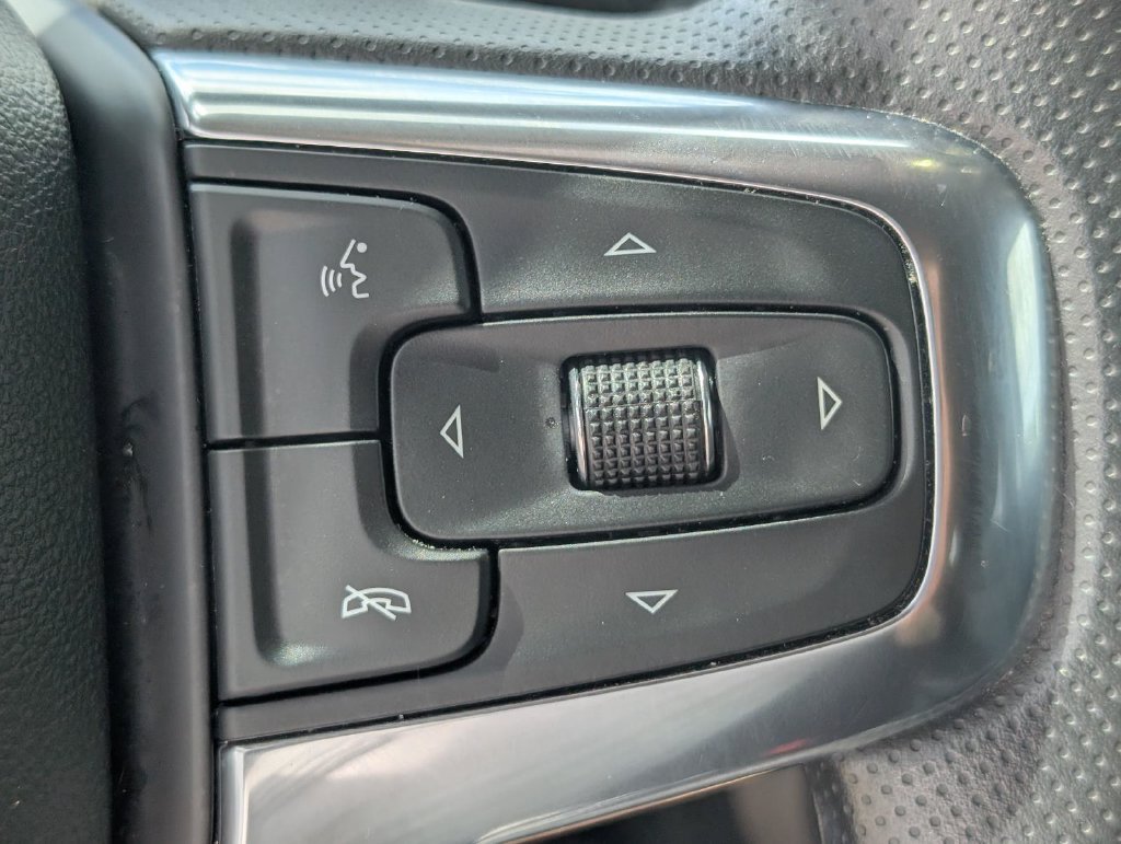 Used 2025 Chevrolet Blazer LT FWD image 21