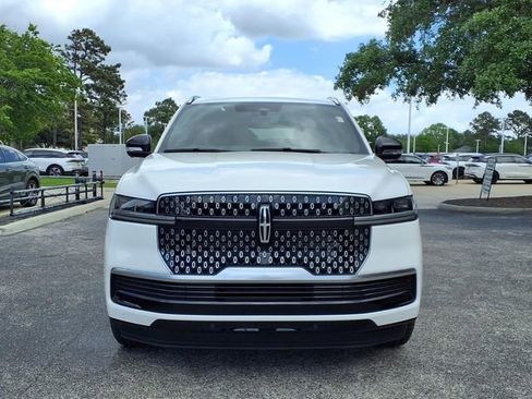 New 2026 Lincoln Navigator L Reserve AWD/4WD image 3