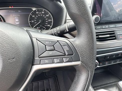 Used 2025 Nissan Altima 2.5 SV FWD image 30