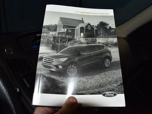 Used 2017 Ford Escape SE FWD image 10