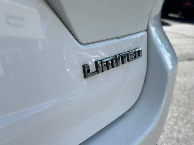 Used 2023 Jeep Grand Cherokee Limited AWD/4WD image 21