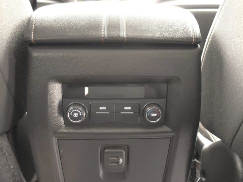 Used 2019 Chevrolet Traverse LT w/ LPO, Floor Liner Package AWD/4WD image 61