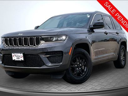 Used 2022 Jeep Grand Cherokee Laredo w/ Luxury Tech Group I