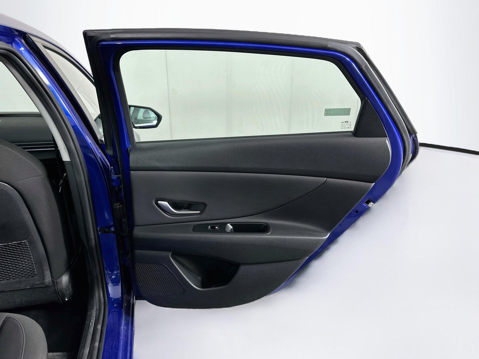 Used 2025 Hyundai Elantra SEL FWD image 30